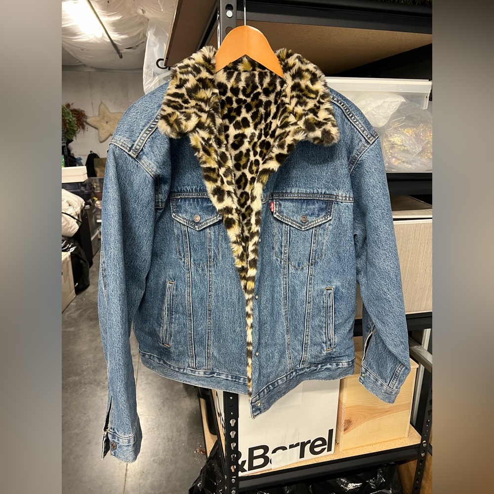 Levi's Denim Jacket with fur leopard lining